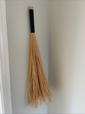 Natural Straw Decor with Black Wrapped Handle